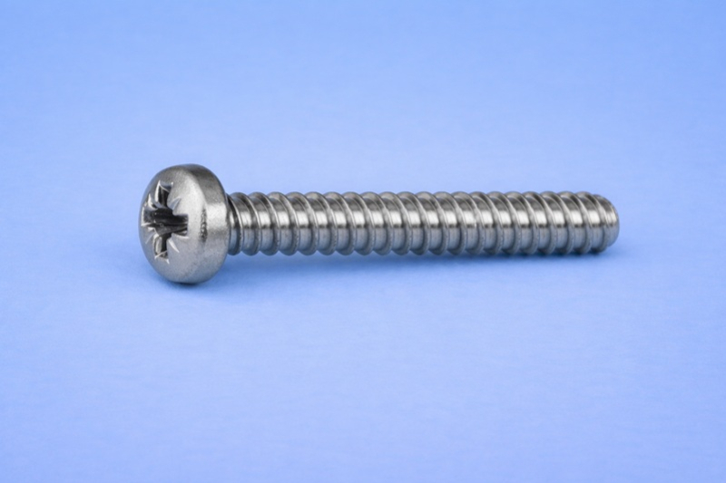 Self tapping screw pan head pozi cross recess without point